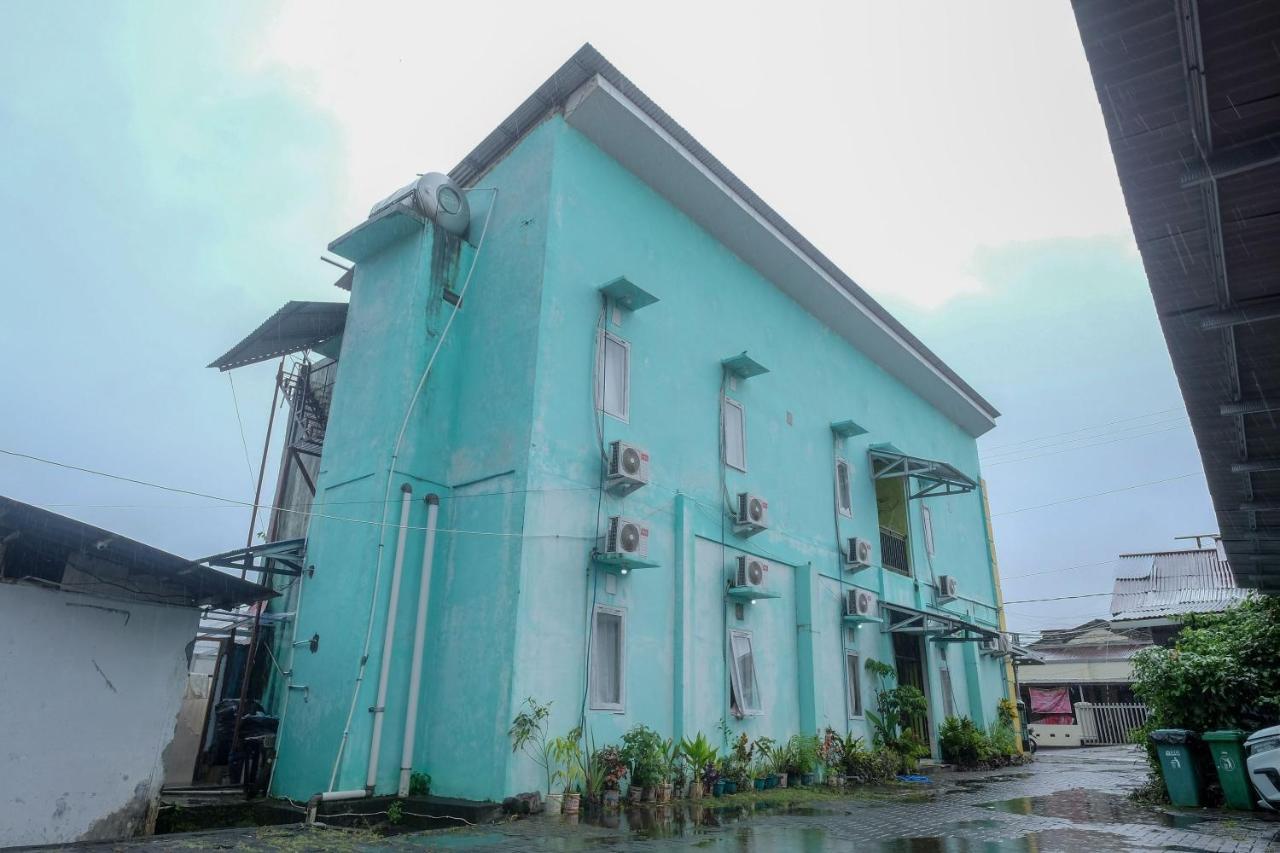 Reddoorz Near Politeknik Manado Hotel Exterior photo