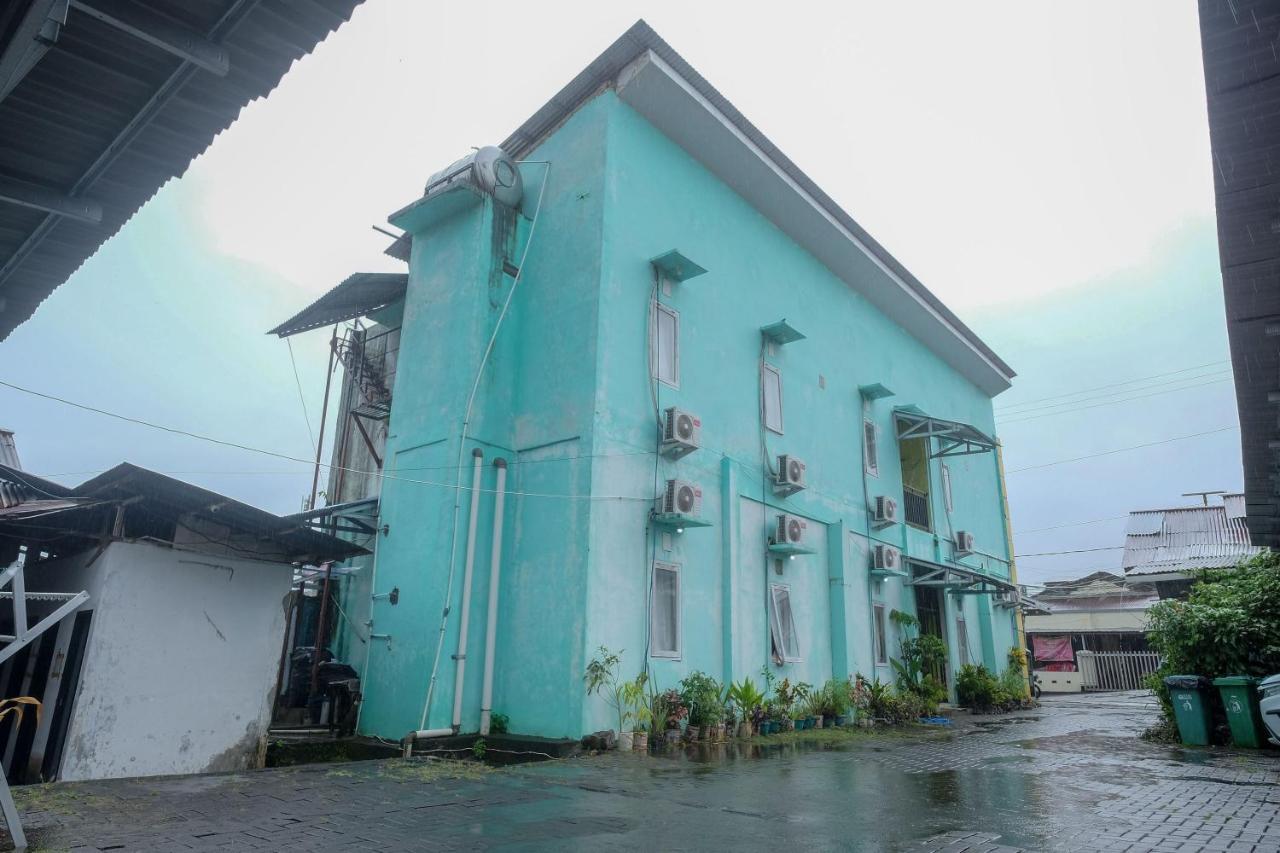 Reddoorz Near Politeknik Manado Hotel Exterior photo
