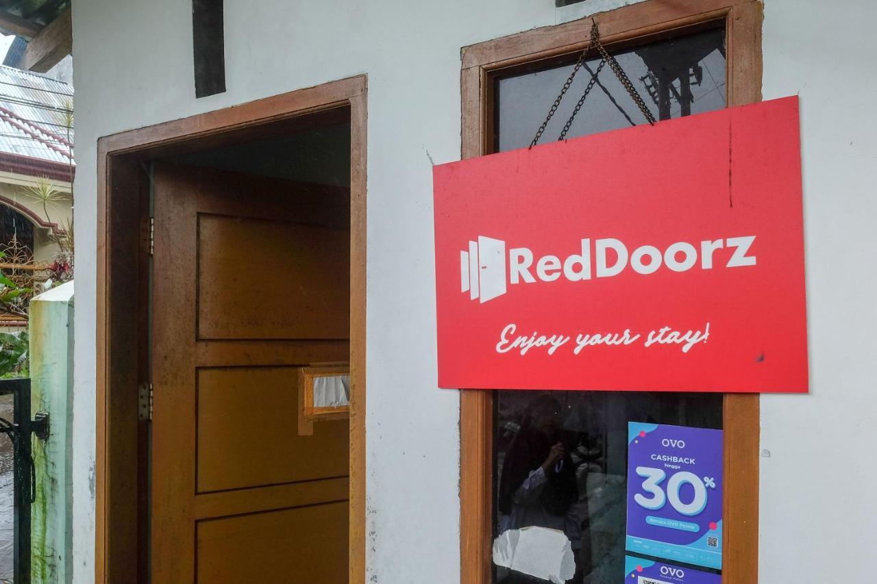 Reddoorz Near Politeknik Manado Hotel Exterior photo